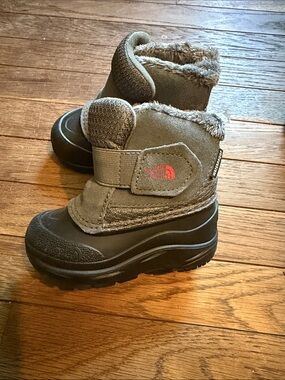 The North Face Kids Gray Waterproof Snow Boots with Faux Fur Trim